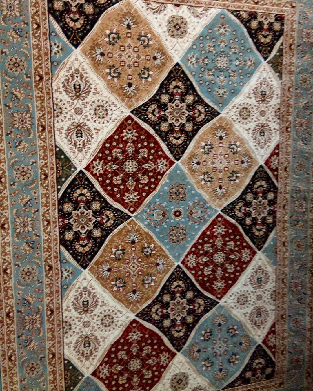 Eye-Catching Turkish Rug with Runner